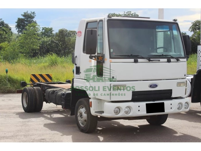 Ford Cargo 816 2013